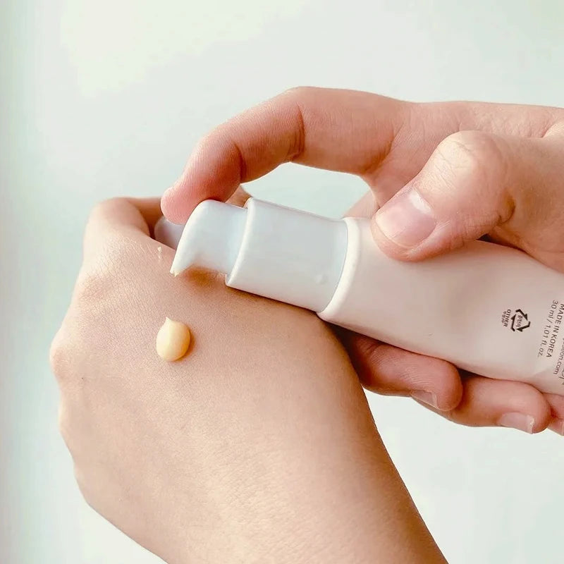 Korean Skin Care Product 5 Essence Brightens Skin Tone Improves Dull Eye Cream Moisturizes Anti-aging Lightens Dark Circles